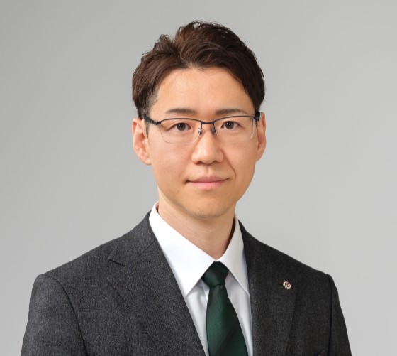 代表取締役　秋草　紫郎